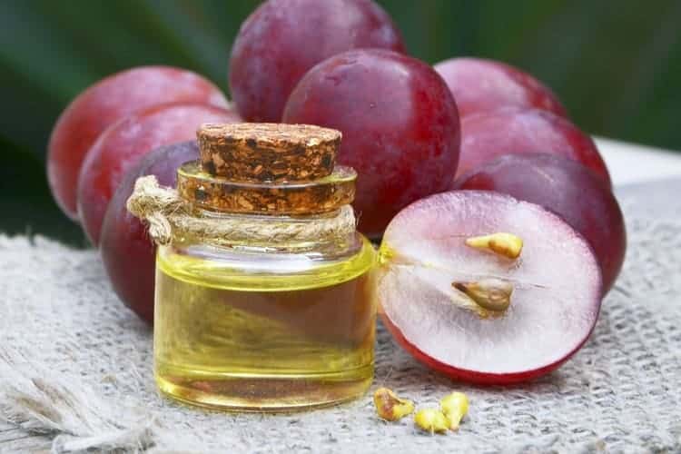 non greasy carrier oils for face and body - grapeseed