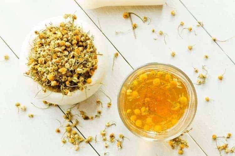 benefits of chamomile vs green tea for acne prone skin